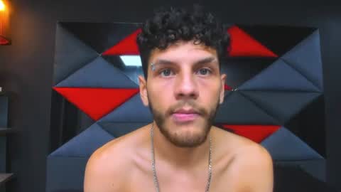 chris_grey2 online show from June 13, 6:39 pm