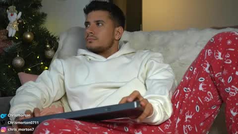 chris_morton online show from December 18, 4:53 am