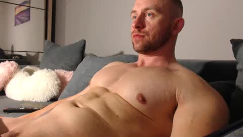 chrisbigbiceps online show from March 12, 5:49 pm