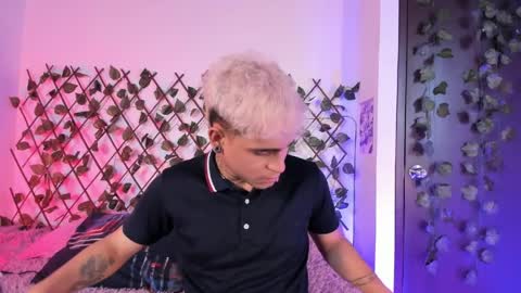 Christian Wang online show from April 1, 8:06 pm