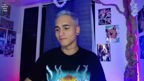 Snapshot of chriss_wg_ chatting on December 11, 4:40 am Christian Wang online show from December 11, 4:40 am