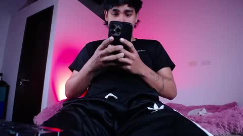 Snapshot of chriss_wg_ chatting on October 13, 1:22 am Christian Wang online show from October 13, 1:22 am