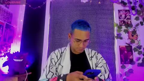 Snapshot of chriss_wg_ chatting on January 13, 1:06 pm Christian Wang online show from January 13, 1:06 pm