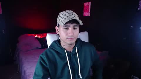 Snapshot of chriss_wg_ chatting on September 24, 8:35 am Christian Wang online show from September 24, 8:35 am