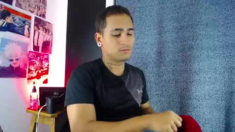 Snapshot of chriss_wg_ chatting on February 13, 11:17 am Christian Wang online show from February 13, 11:17 am