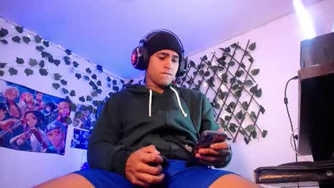 Snapshot of chriss_wg_ chatting on February 22, 6:37 pm Christian Wang online show from February 22, 6:37 pm