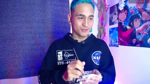 Snapshot of chriss_wg_ chatting on December 6, 9:35 pm Christian Wang online show from December 6, 9:35 pm