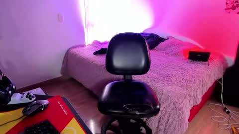 Christian Wang online show from February 7, 9:09 pm