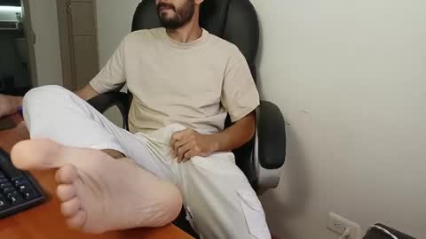 Snapshot of chrissmithin5 chatting on March 6, 2:51 pm Cardamomo online show from March 6, 2:51 pm