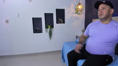 christopher_cruz_ online show from November 21, 10:20 pm