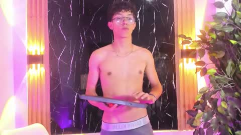 Chrisopher Hunter online show from February 2, 4:44 am