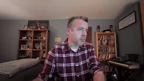 chrisw8121 online show from February 17, 4:44 am