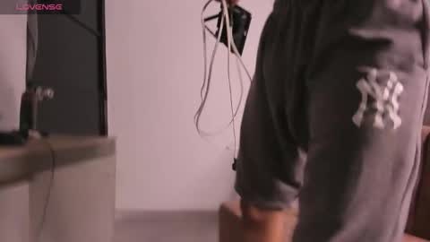 cj_davis1 online show from September 13, 11:33 am