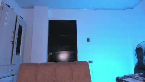 cj_davis1 online show from June 2, 12:44 am