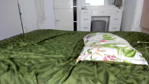 Claimom online show from November 27, 5:11 am