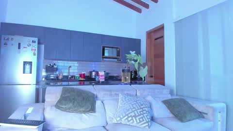 claytonburgues online show from February 7, 12:53 am