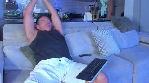 claytonburgues online show from January 19, 2:57 am