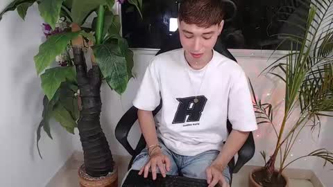 Snapshot of coddy_doll chatting on February 18, 2:05 am Coddy online show from February 18, 2:05 am