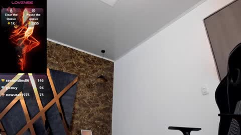 Snapshot of codyywalker chatting on December 5, 5:51 pm Cody Walker online show from December 5, 5:51 pm