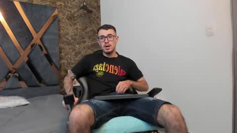 Snapshot of codyywalker chatting on January 28, 5:14 pm Cody Walker online show from January 28, 5:14 pm