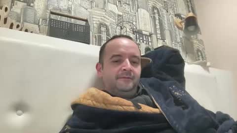 colambus83 online show from April 1, 3:42 pm