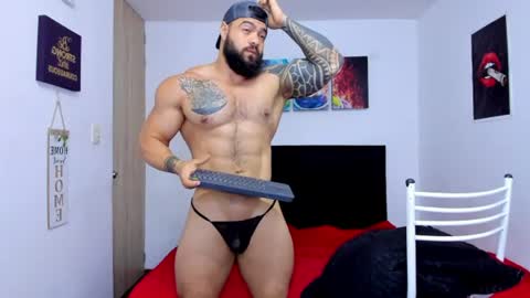 college_muscle_ass online show from June 22, 3:12 am