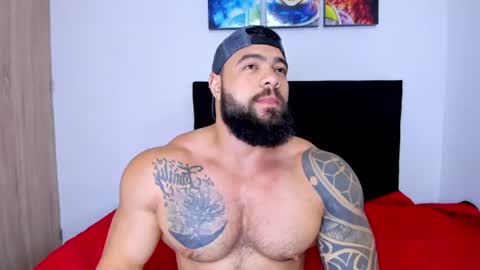 college_muscle_ass online show from June 22, 3:25 am