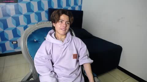 Snapshot of collinstone chatting on February 4, 8:17 pm collinstone online show from February 4, 8:17 pm