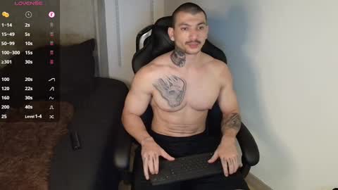 colombianmuscle8 online show from January 30, 2:16 am