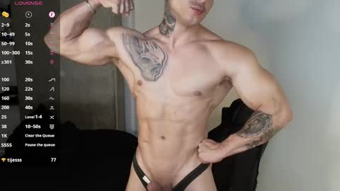 colombianmuscle8 online show from May 23, 2:39 am