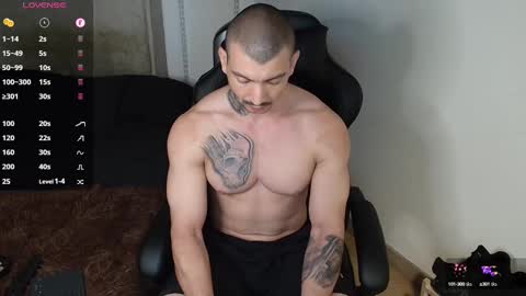 colombianmuscle8 online show from February 11, 3:50 am