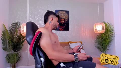 colt_perci online show from December 26, 6:52 am