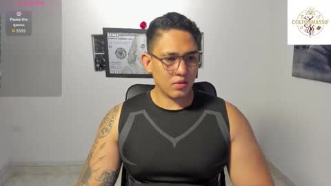 coltonmassif_ online show from November 28, 4:59 am