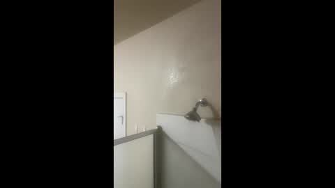 coolcatmane210 online show from April 26, 8:12 am