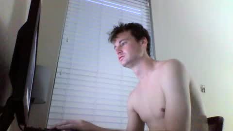 cooldude122222 online show from February 12, 1:16 pm