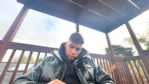 Snapshot of coronelking chatting on January 3, 10:19 pm coronelking online show from January 3, 10:19 pm