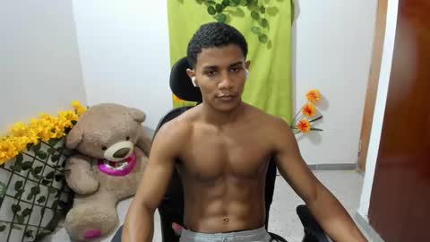 Ethan  online show from December 2, 10:32 pm