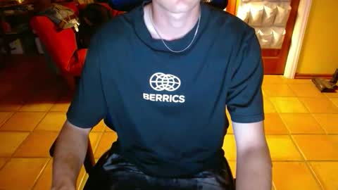 Snapshot of couldbesleeping chatting on November 2, 6:06 am couldbe online show from November 2, 6:06 am