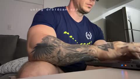 couplemuscle40 online show from September 30, 10:57 pm