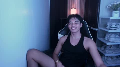 Snapshot of crazyasiancum chatting on December 5, 2:00 pm Zion online show from December 5, 2:00 pm