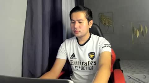 BareCreamyCum online show from December 22, 4:17 am