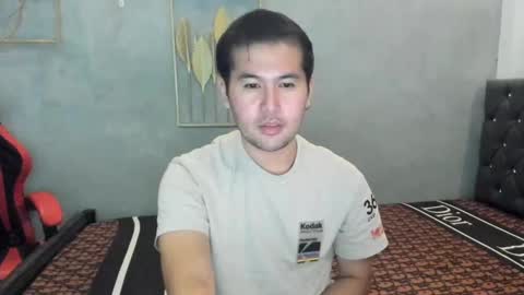 BareCreamyCum online show from December 12, 5:48 pm