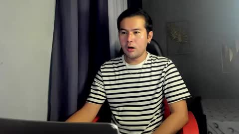 BareCreamyCum online show from December 23, 12:19 pm