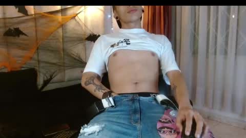 criiscs online show from October 28, 9:23 am