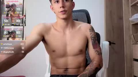 Snapshot of cristopher23_ chatting on October 19, 7:06 pm cristopher23  online show from October 19, 7:06 pm