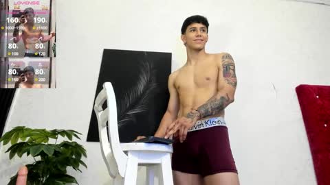 Snapshot of cristopher23_ chatting on January 26, 7:52 pm cristopher23  online show from January 26, 7:52 pm