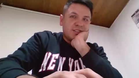 cristopher3042 online show from February 18, 2:21 am