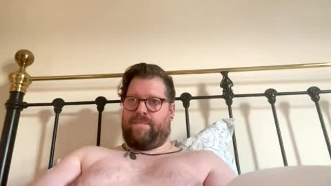 crouchendtiger online show from November 29, 11:56 am