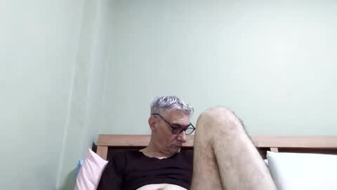 BIG UNCUT HARD COCK online show from December 18, 2:51 am