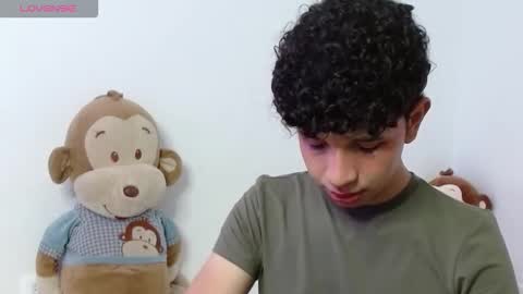 Snapshot of cuddly_twinkie chatting on October 27, 7:05 pm Cuddly online show from October 27, 7:05 pm